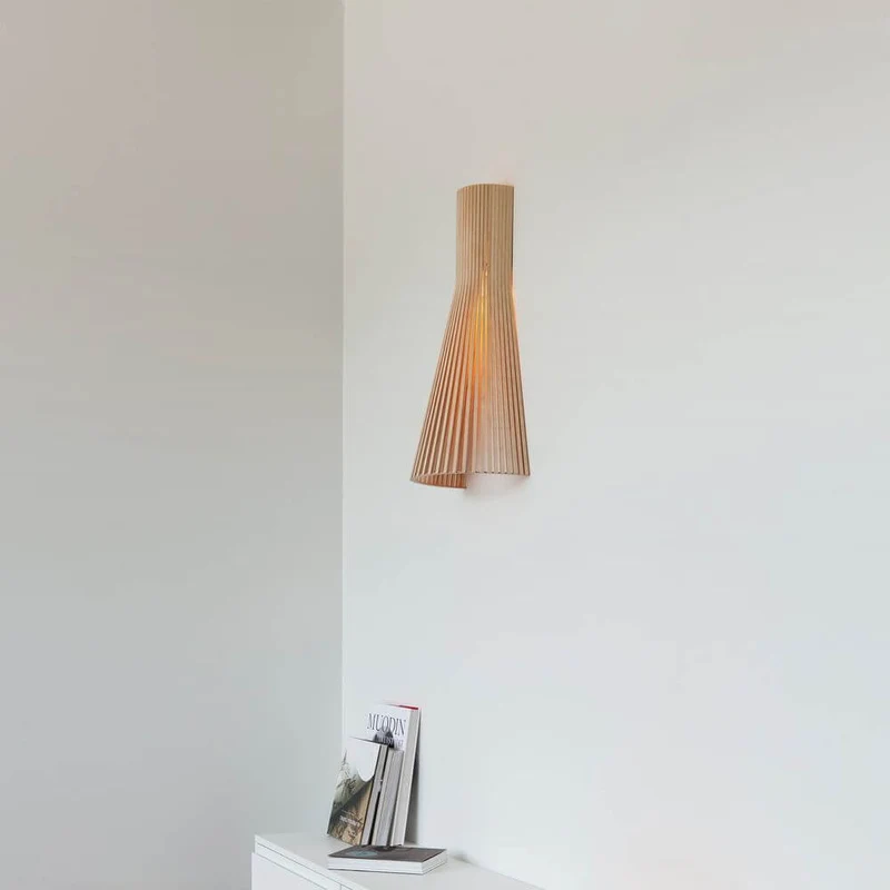 Wandleuchte Secto Small 4231 aus Holz 45cm