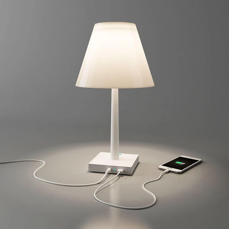 Rotaliana Dina+ Akku LED-Tischleuchte mit Ladestation Weiß