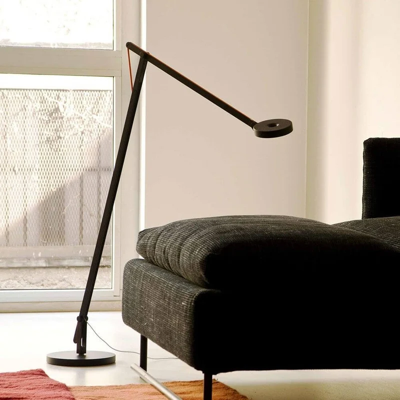 Rotaliana String LED-Stehleuchte mit Push Dimm To WarmWeiß