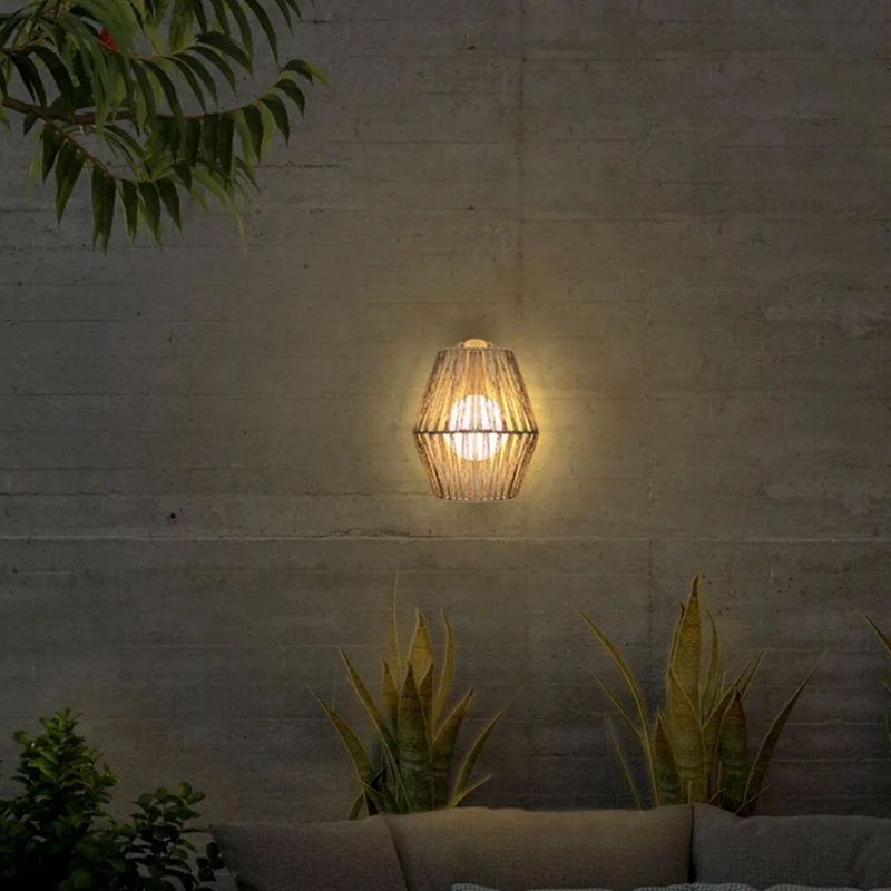 Sisine Boho-Style LED Seegras Akku-Außenwandlampe
