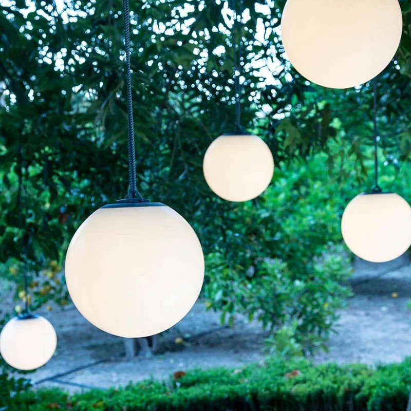 Akku LED-Hängeleuchte in Kugelform Norai mit Fernbedienung