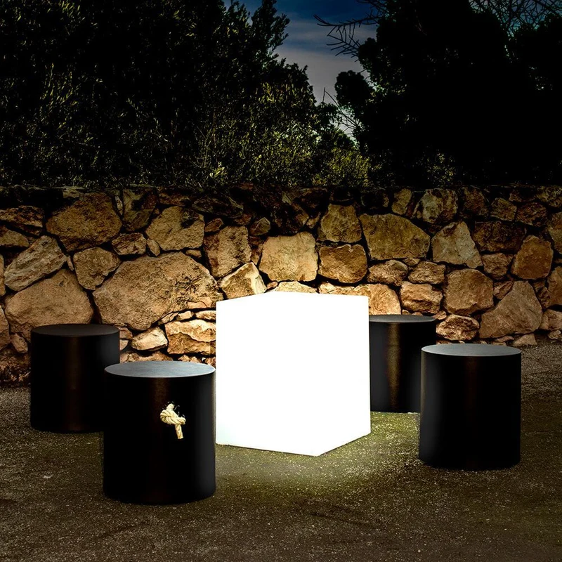 Cuby LED-Dekoleuchte mit Akku und Solar