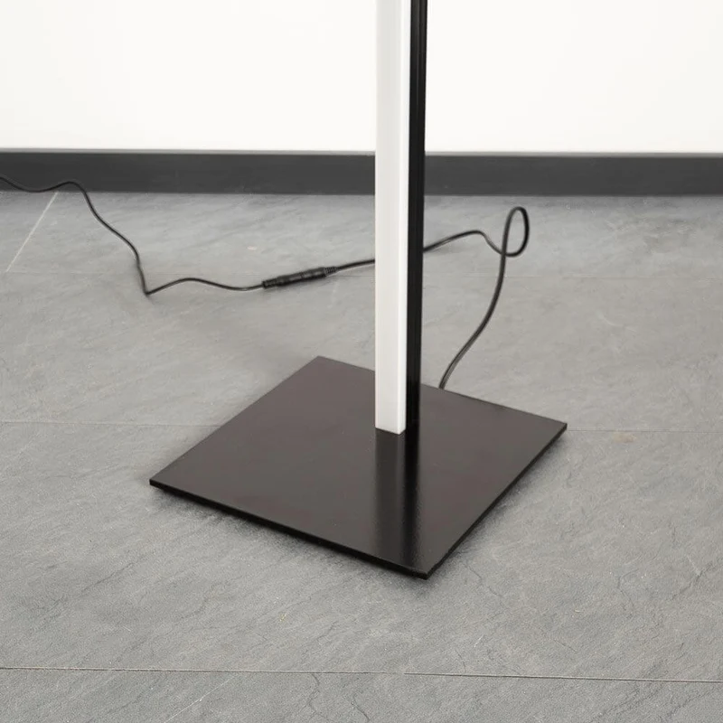 Sting Dim2warm langlebige LED-Stehleuchte