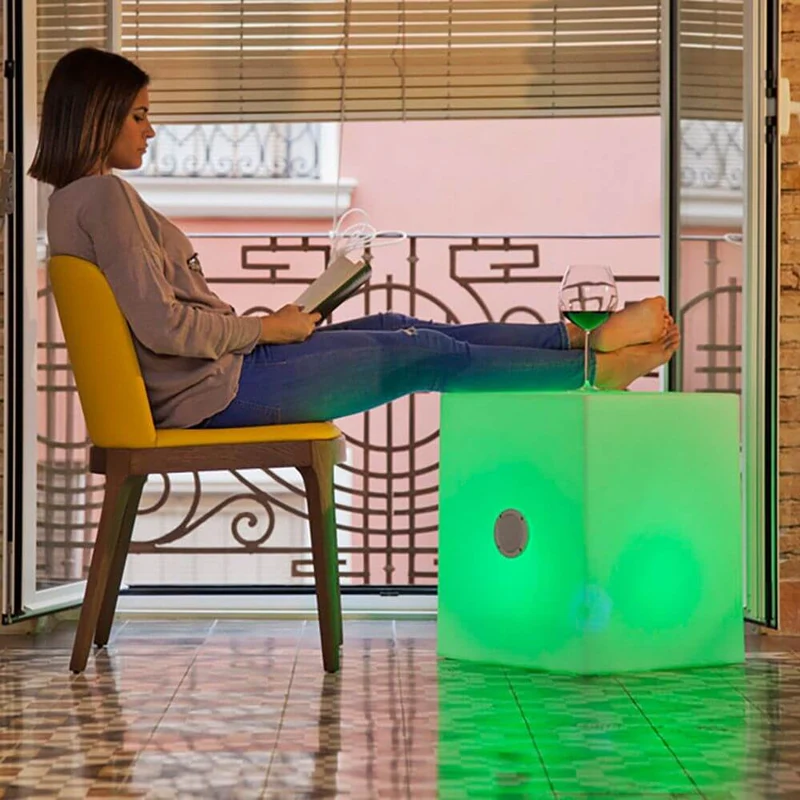LED Deko-Tisch Cuby mit Lautsprecher und Fernbedienung