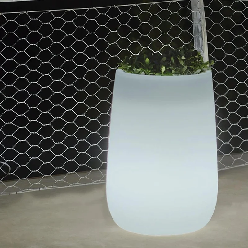 Camelia High LED Solar-Dekotopf mit Beleuchtung und Fernbedienung