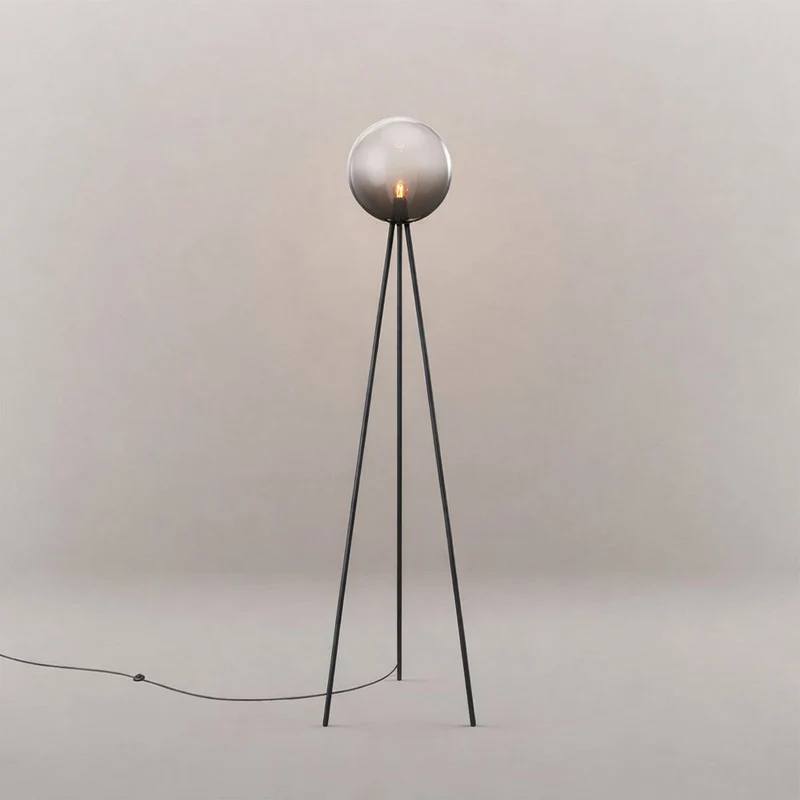 s.luce Dreibein-Stehleuchte Orb Tripod 160cm mit Glaskugel